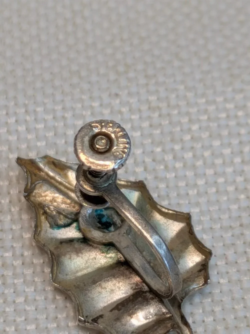 Vintage Sterling Silver Leaf Earrings – Screw‑Back Design